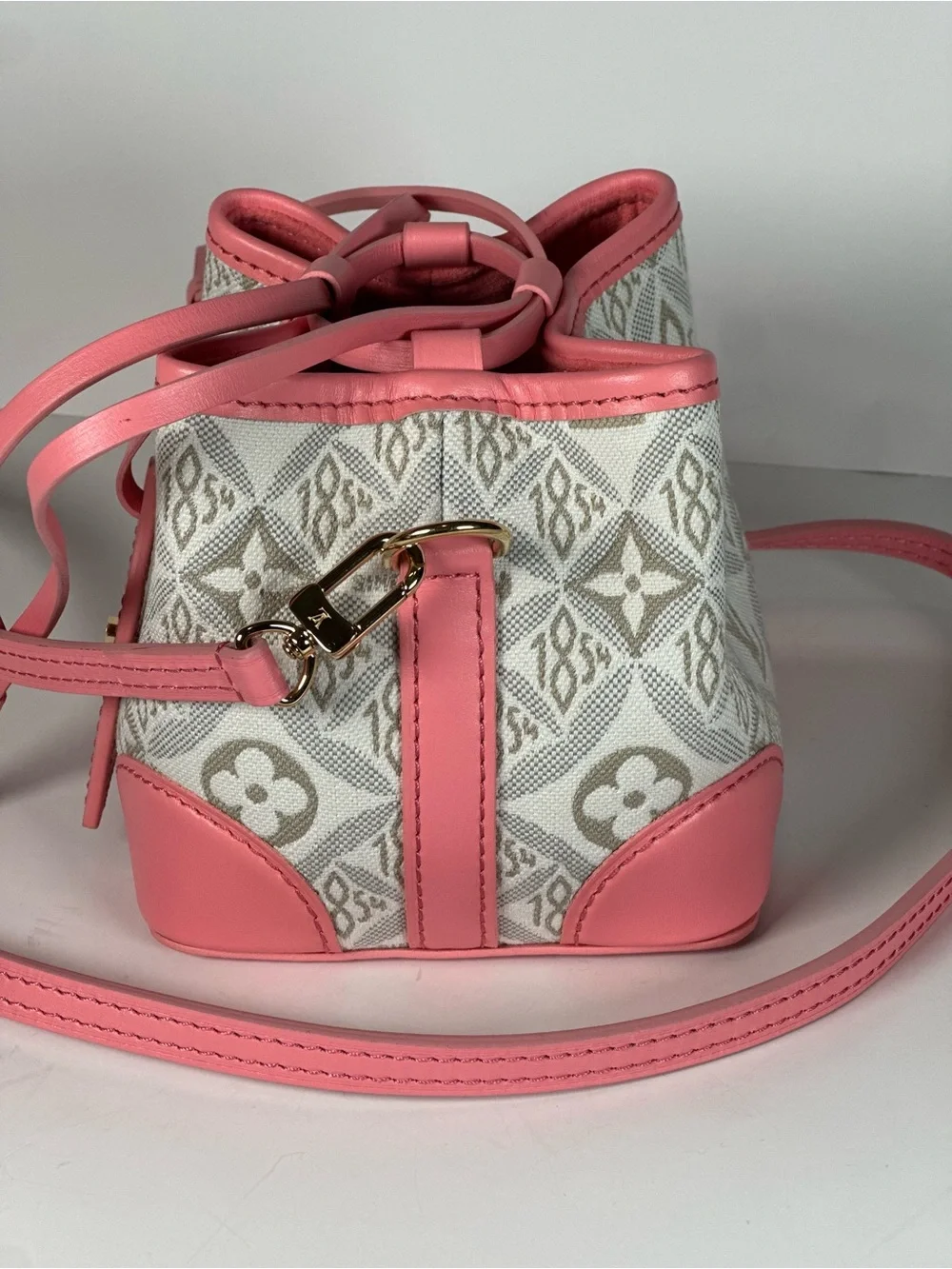 Authentic Louis Vuitton Pink and White Mini Noe Bucket Bag